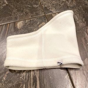 Orage fleece neck gaiter.